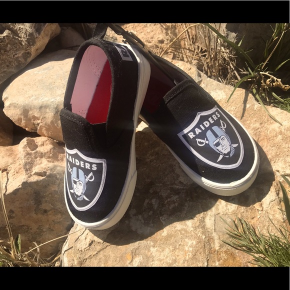 NFL Oakland Raiders Shoes Infant size 7 - Picture 1 of 3